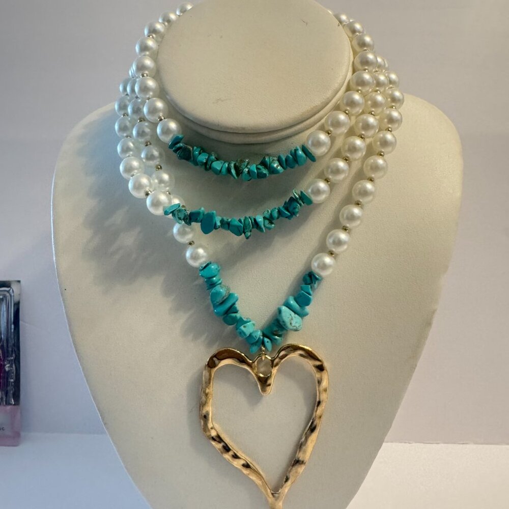 HEART Elegant Statement Necklace – Timeless Chic Style - Picture 2 of 8